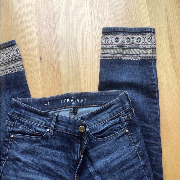 WHBM Straight Crop Embroidered Hem Classic Rise Crop Jeans size 4 - Picture 8 of 12